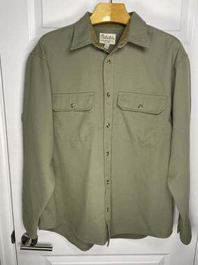 Cabela’s Mens L Green Long Sleeve Button Up Workwear Cabin/Gorpcore VTG Retro